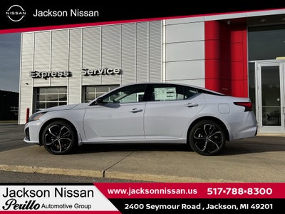 2025 Nissan Altima SR