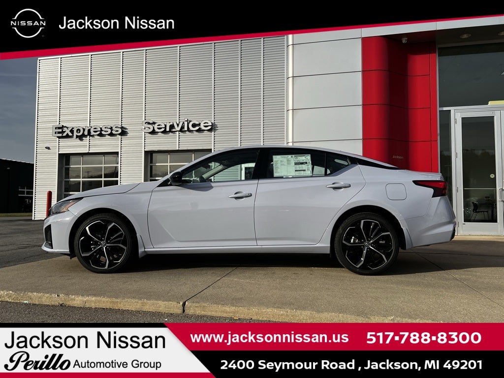 2025 Nissan Altima SR