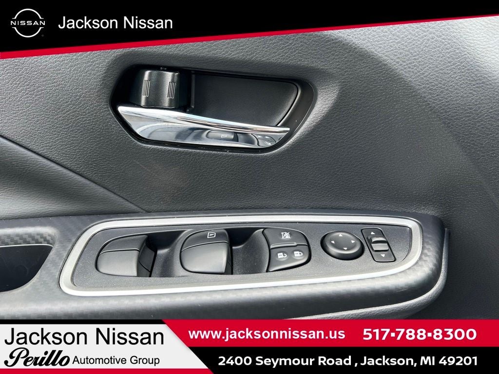 2025 Nissan Versa 1.6 SR