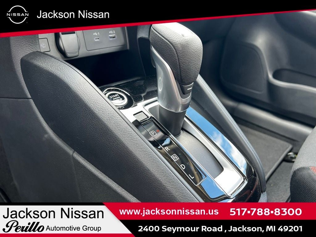2025 Nissan Versa 1.6 SR