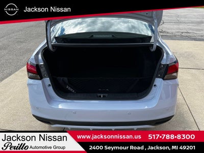2025 Nissan Versa 1.6 SR