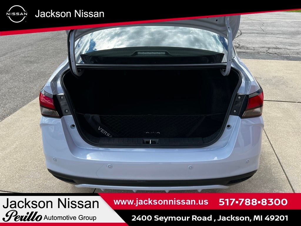 2025 Nissan Versa 1.6 SR