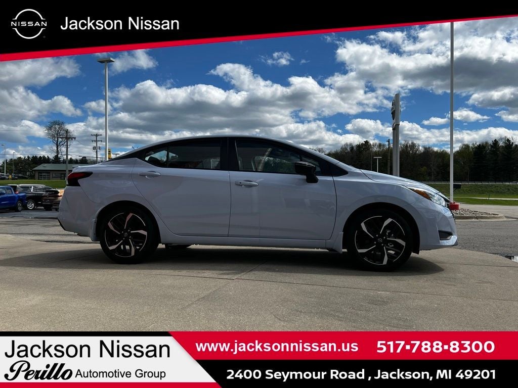 2025 Nissan Versa 1.6 SR
