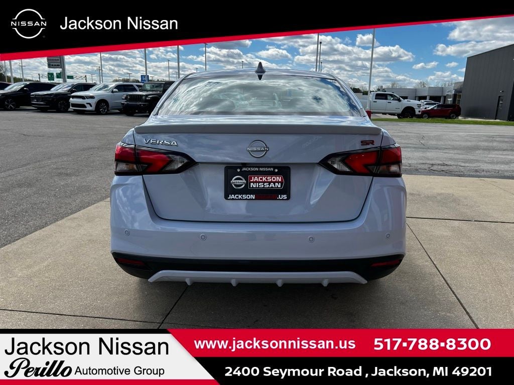 2025 Nissan Versa 1.6 SR