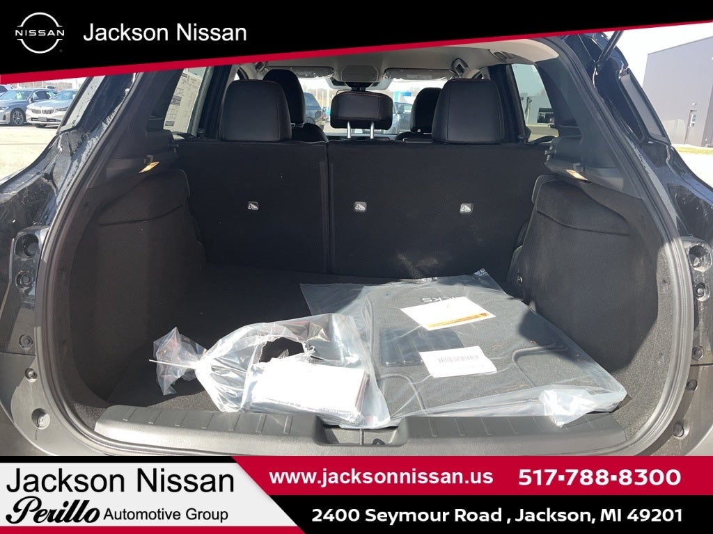 2025 Nissan Kicks SR AWD