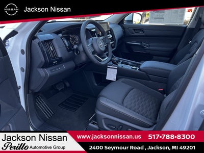 2025 Nissan Pathfinder SV