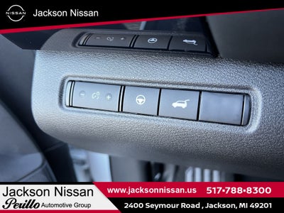 2025 Nissan Pathfinder SV