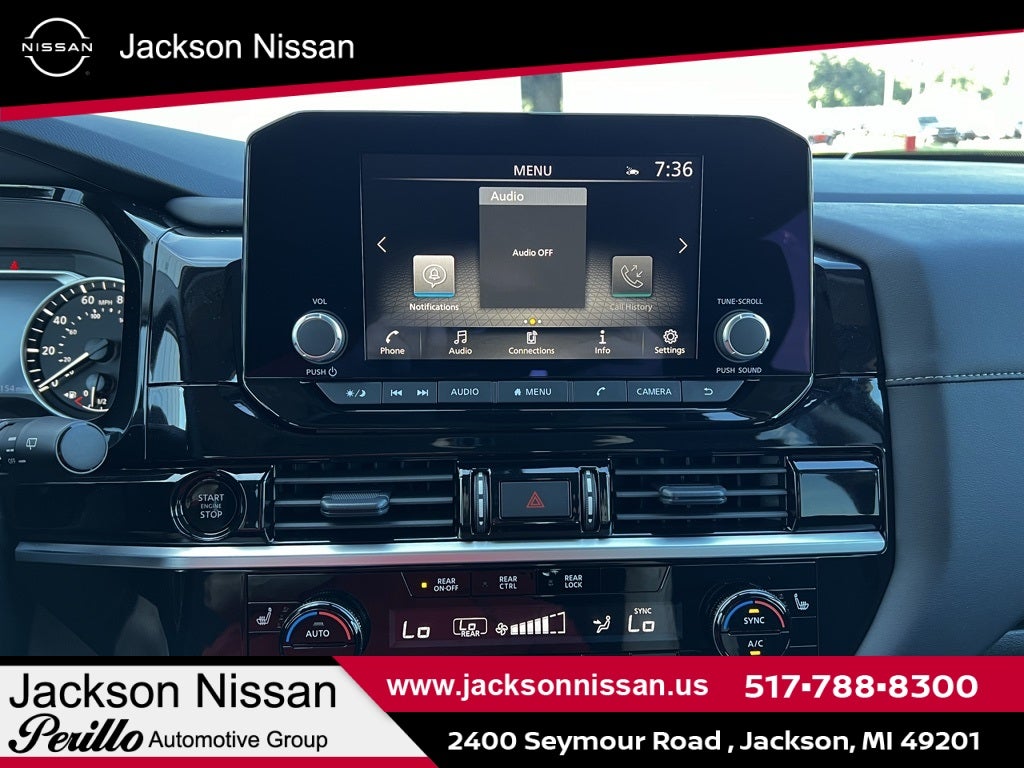 2025 Nissan Pathfinder SV