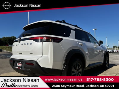 2025 Nissan Pathfinder SV