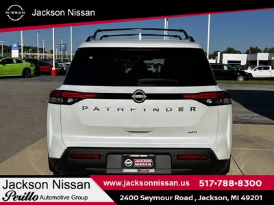 2025 Nissan Pathfinder SV