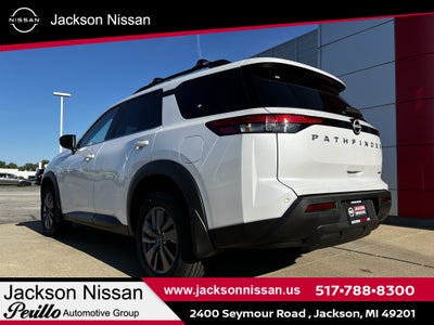2025 Nissan Pathfinder SV