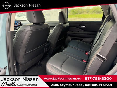 2026 Nissan Pathfinder SL