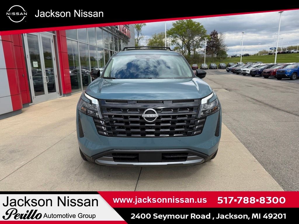 2026 Nissan Pathfinder SL