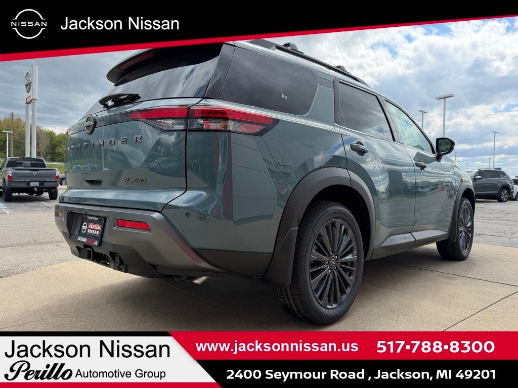 2026 Nissan Pathfinder SL
