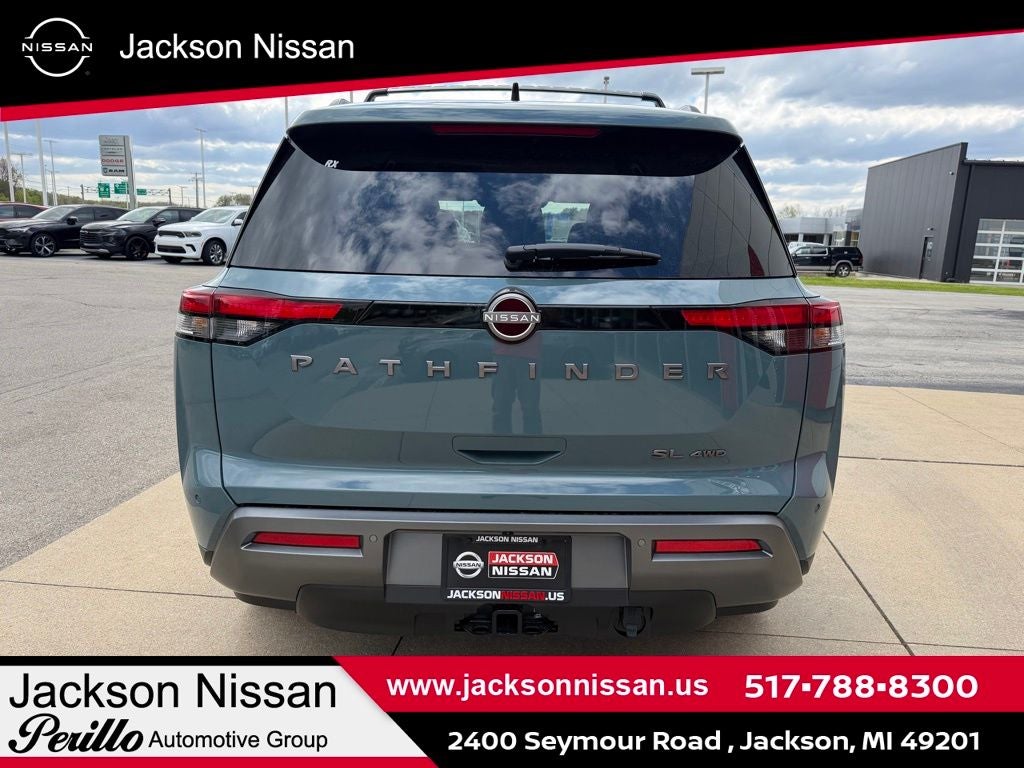 2026 Nissan Pathfinder SL