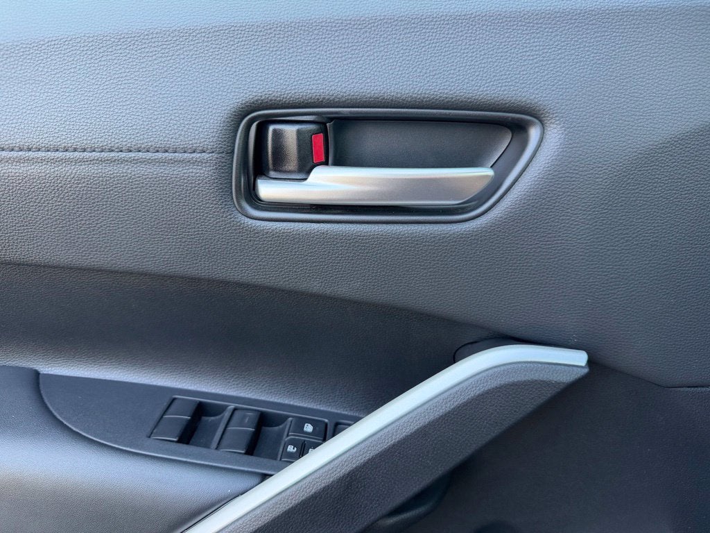 2025 Toyota Corolla Cross XLE