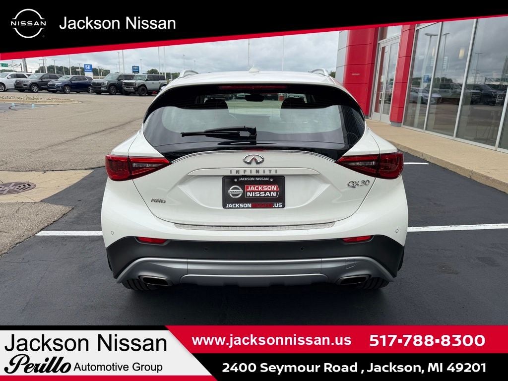 2018 INFINITI QX30 ESSENTIAL