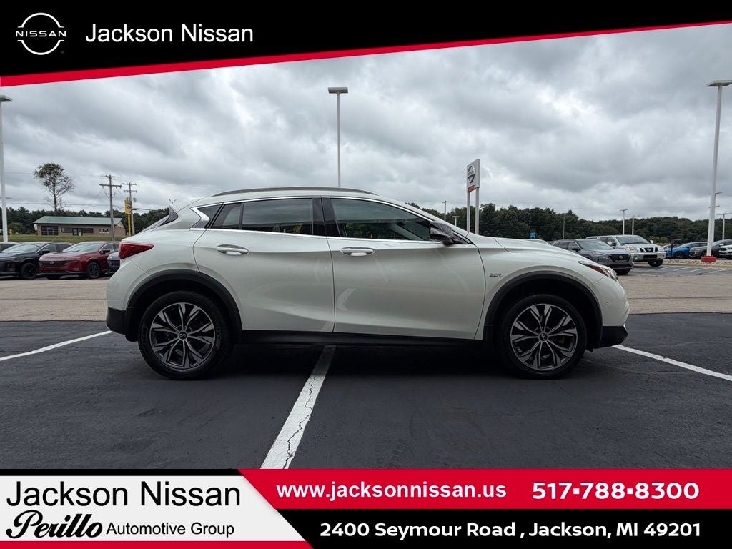 2018 INFINITI QX30 ESSENTIAL