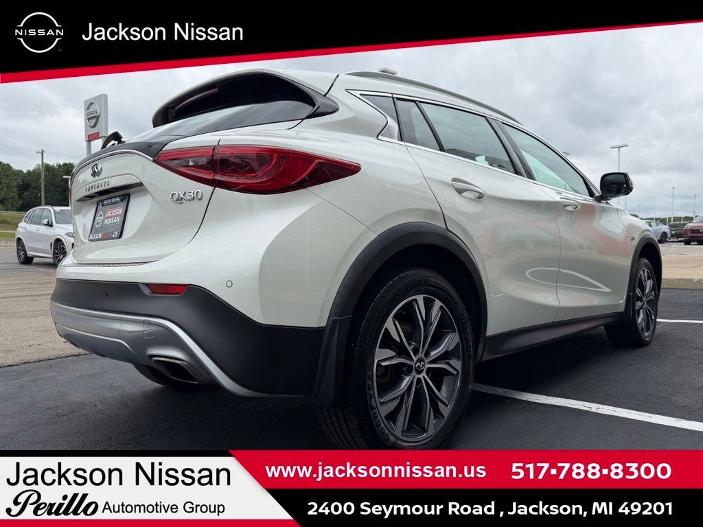 2018 INFINITI QX30 ESSENTIAL