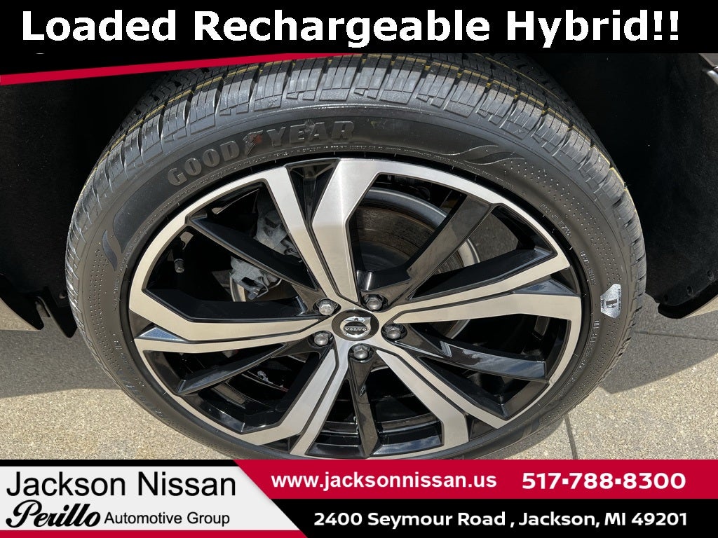 2022 Volvo XC60 Recharge Plug-In Hybrid T8 R-Design AWD