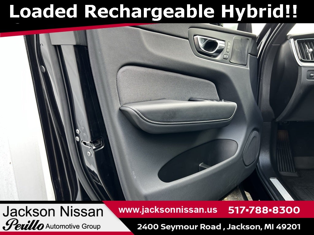 2022 Volvo XC60 Recharge Plug-In Hybrid T8 R-Design AWD