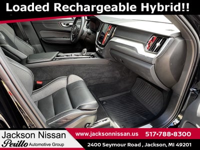 2022 Volvo XC60 Recharge Plug-In Hybrid T8 R-Design AWD