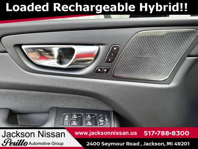 2022 Volvo XC60 Recharge Plug-In Hybrid T8 R-Design AWD