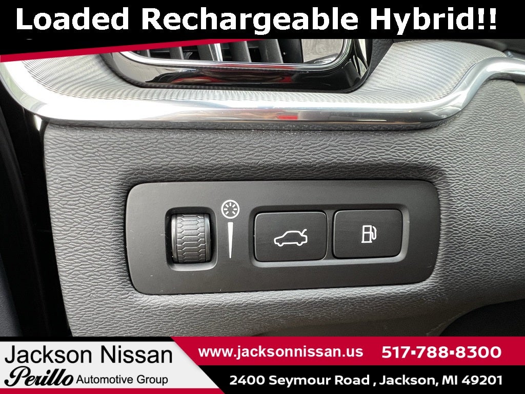 2022 Volvo XC60 Recharge Plug-In Hybrid T8 R-Design AWD