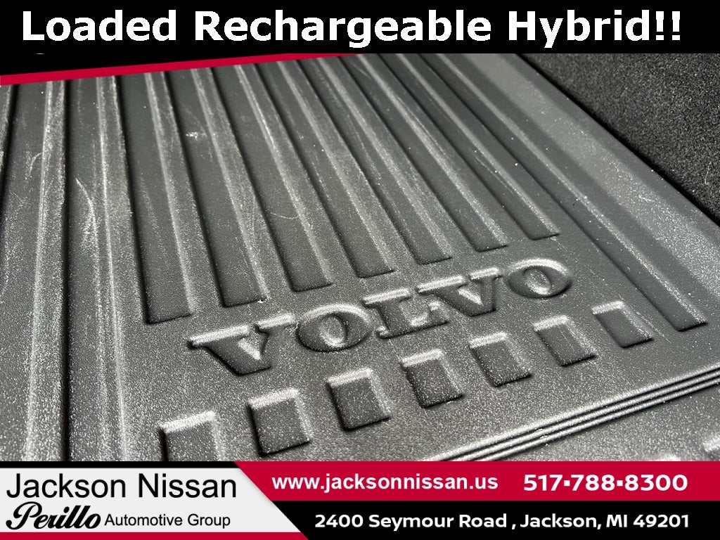 2022 Volvo XC60 Recharge Plug-In Hybrid T8 R-Design AWD