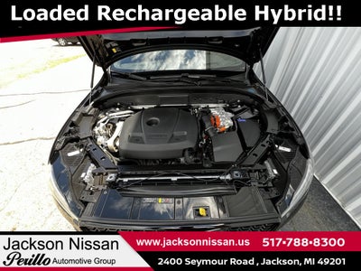 2022 Volvo XC60 Recharge Plug-In Hybrid T8 R-Design AWD