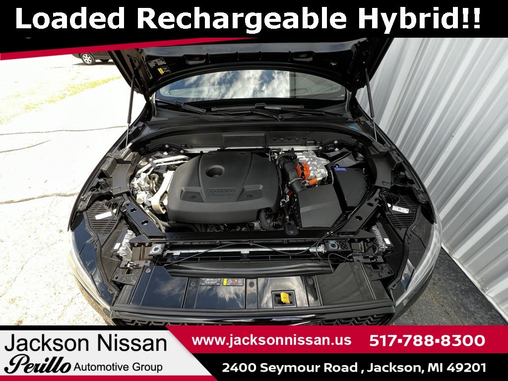 2022 Volvo XC60 Recharge Plug-In Hybrid T8 R-Design AWD