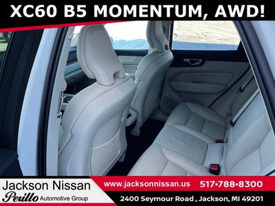 2022 Volvo XC60 B5 Momentum