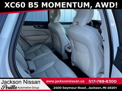 2022 Volvo XC60 B5 Momentum