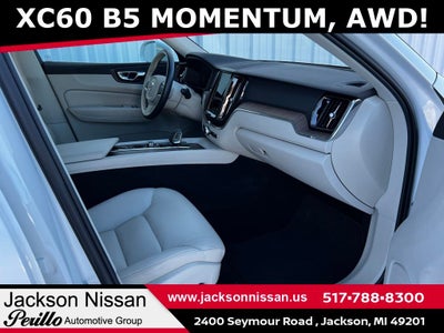 2022 Volvo XC60 B5 Momentum
