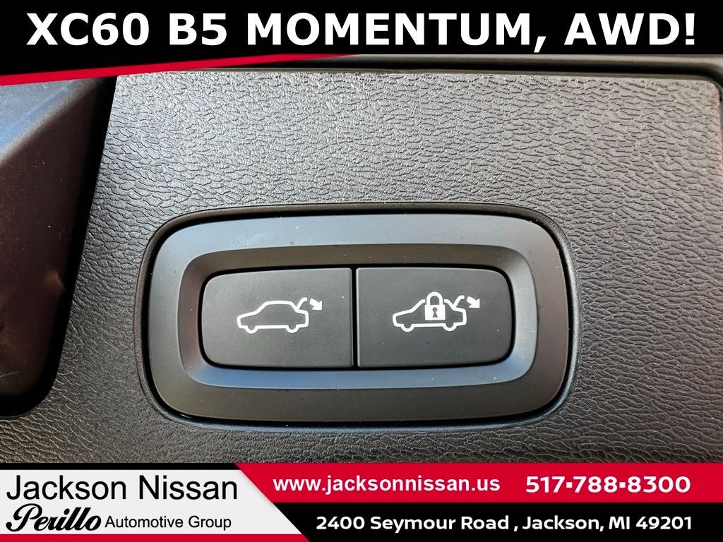 2022 Volvo XC60 B5 Momentum