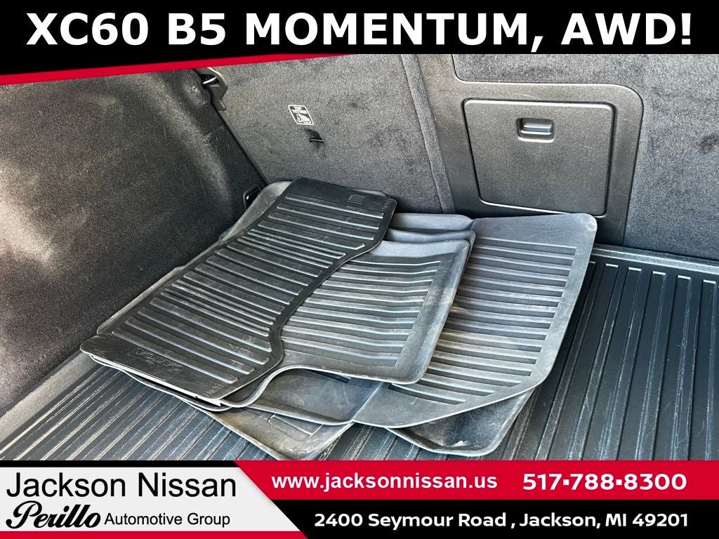 2022 Volvo XC60 B5 Momentum