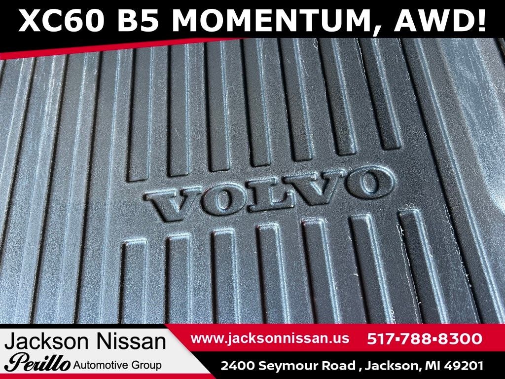 2022 Volvo XC60 B5 Momentum