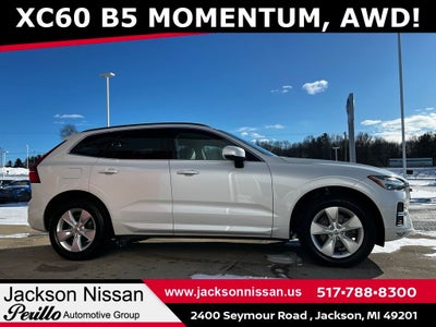 2022 Volvo XC60 B5 Momentum