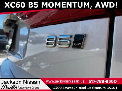 2022 Volvo XC60 B5 Momentum